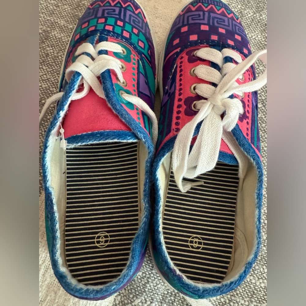 Hand Painted Women SZ 6 Art to Wear Colorful Lace Up Sneakers One of a Kind New - Picture 8 of 10